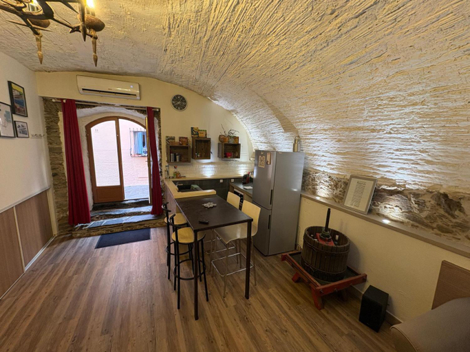 Others 4, Wifi atypique Appartement Vieux Banyuls sur Mer, Pyrénées-Orientales