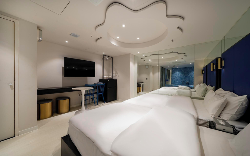Bedroom 4, Sinchon Lexy, Seodaemun