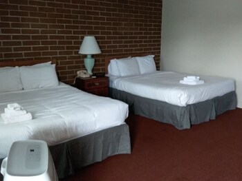 Others 3, Lancaster Motor Inn, Coos