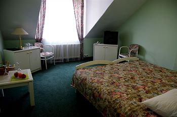 Others 5, Hotel Ester, Karlovy Vary