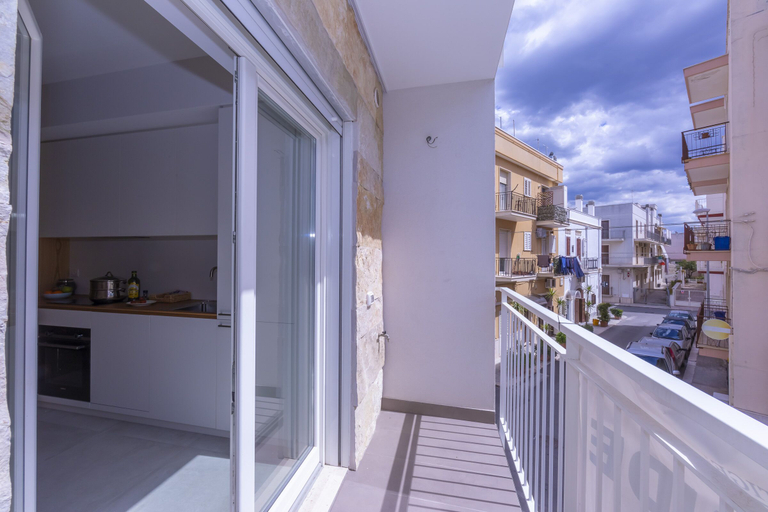 Others 5, Mina Apartment 100m From Sea, Bari