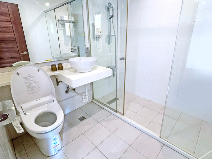 Bathroom 4, Beitou Resort Metro Inn, Taipei City
