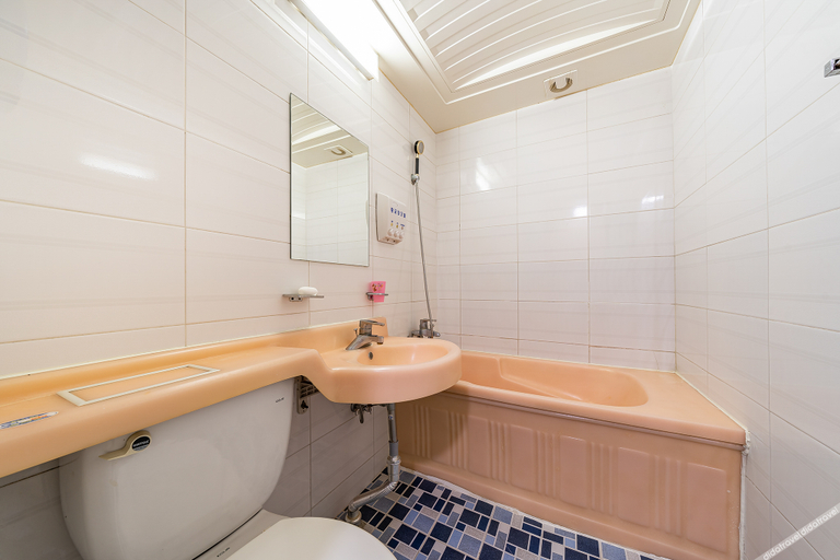 Bathroom 4, Sangbong M, Jungnang