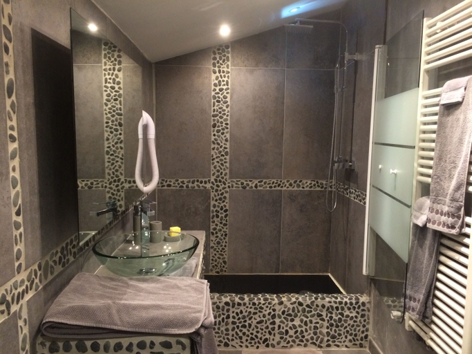 Bathroom 5, Les Chambres de Naevag, Bouches-du-Rhône
