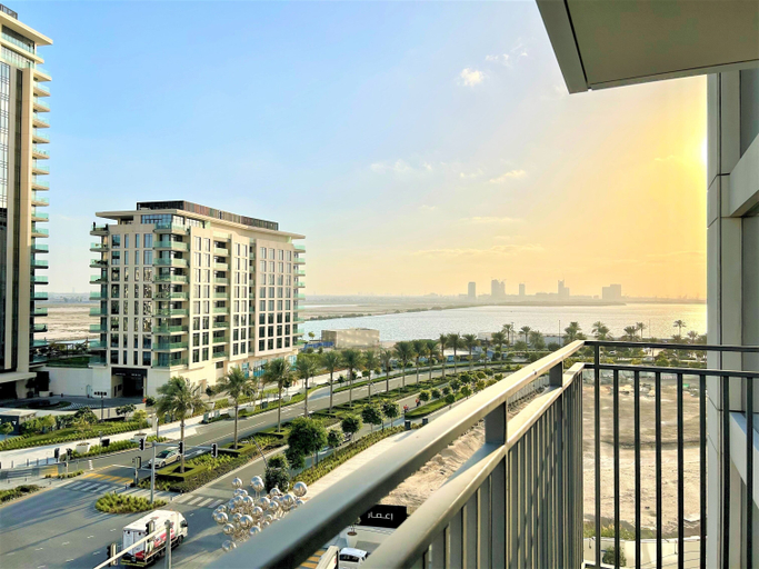 Balcony 4, New! Luxurious Stay Dubai Creek Balcony & View, Dubai