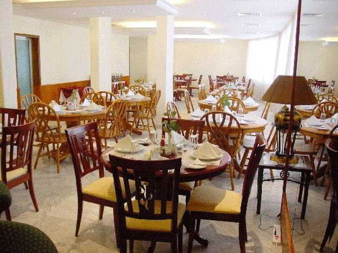 Food & Drinks 5, Al Jawhara Metro Hotel, Dubai