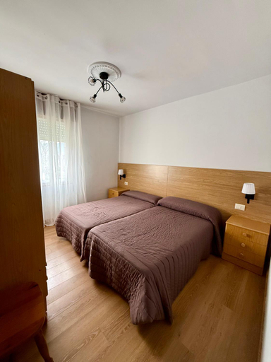Others 5, Pension O Regato, Pontevedra