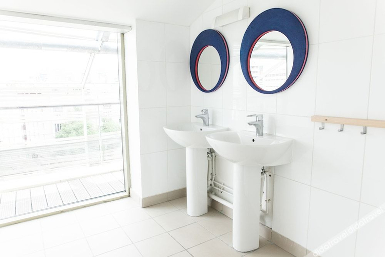 Bathroom 4, St. Christophers Paris Canal, Paris