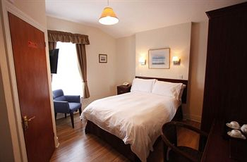 Others 3, Glenlyn Hotel, London