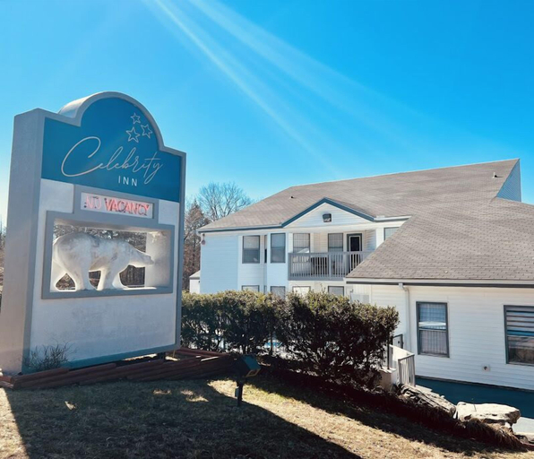 Others 4, Celebrity Inn, Taney