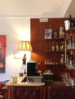Others 5, Hotel Select, Rome