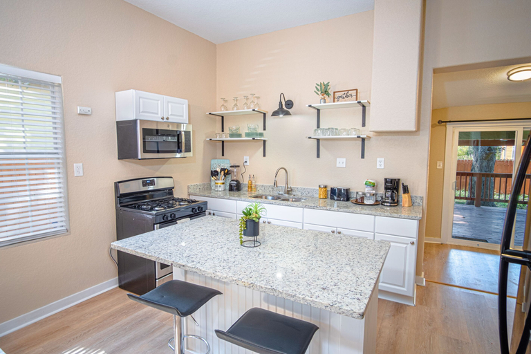 Others 4, 3 BR 1 BA Remodeled Home Near Downtown, Bexar