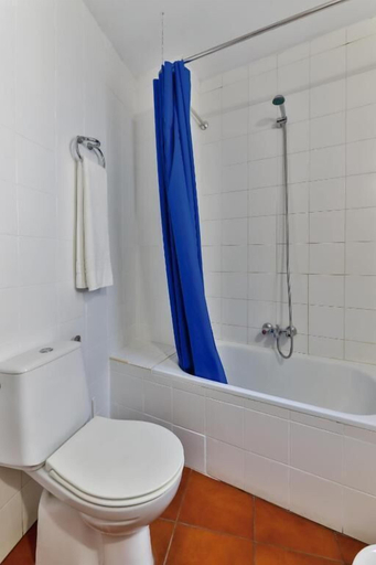 Bathroom 4, Hostal Alfonso XI, Cáceres
