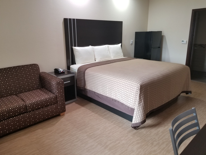 Living area 2, Scottish Inns & Suites Bay City, TX, Matagorda