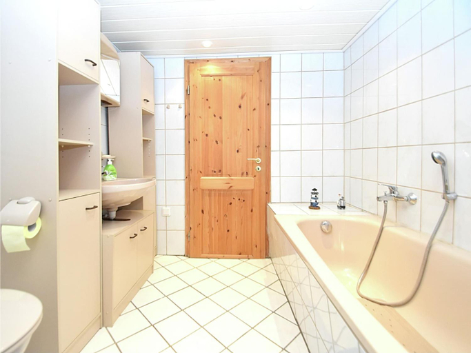 Bathroom 3, Wohnung in Leuderode beim Wildpark, Schwalm-Eder-Kreis