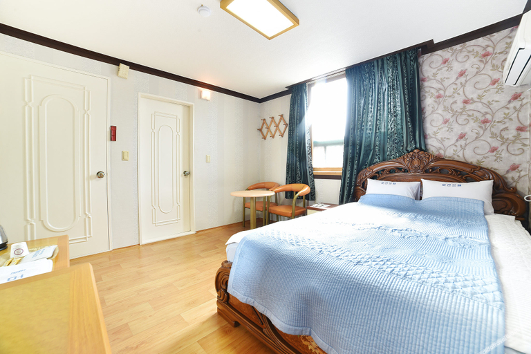 Bedroom 3, Yeosu Rosen, Yeosu