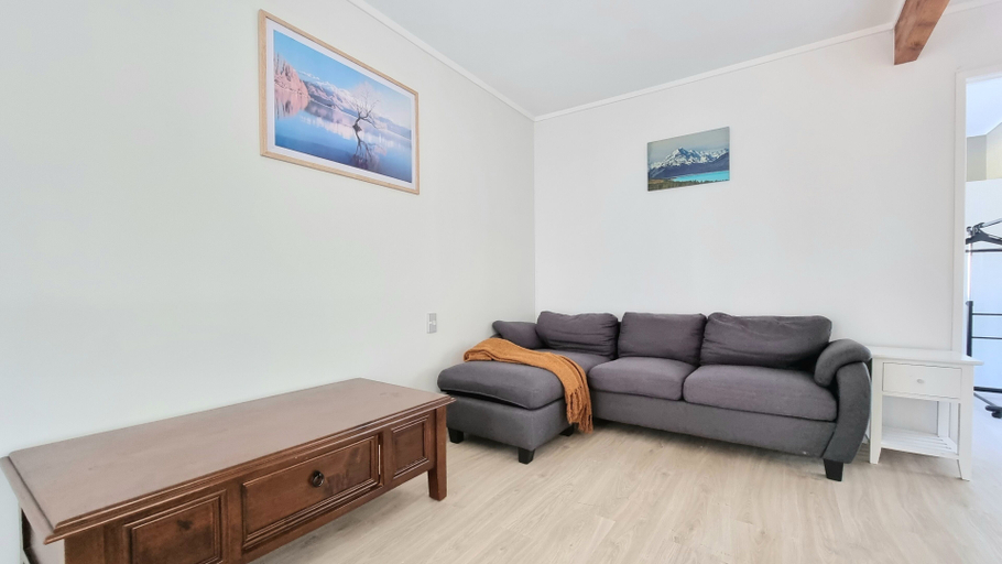 Others 2, Lovely 2- Bedroom Unit with Free Parking, Waitakere