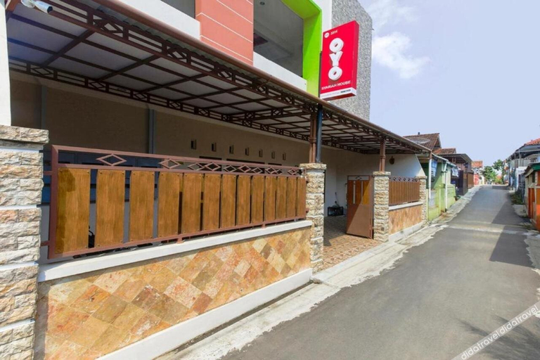 Exterior & Views 1, RedDoorz @ Syariah House Purwokerto, Banyumas