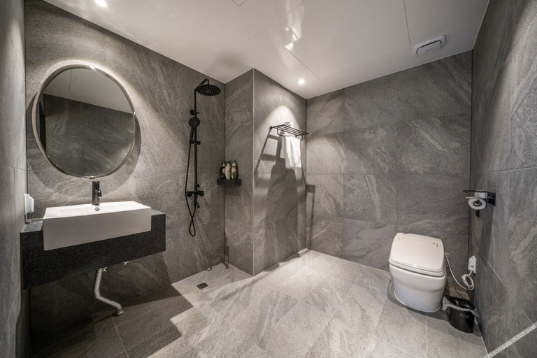 Bathroom 4, Hanam Alice Next Door, Guri