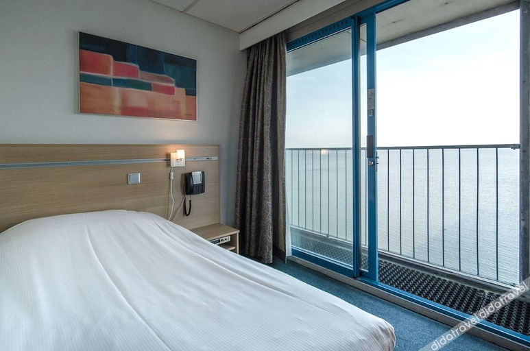 Bedroom 2, Eemshotel, Delfzijl