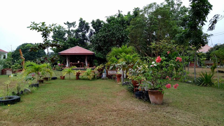 Garden 4, Wonderfarm Villa, Calatagan