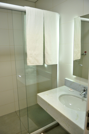 Bathroom 4, Alegro Hotel, Jarinu