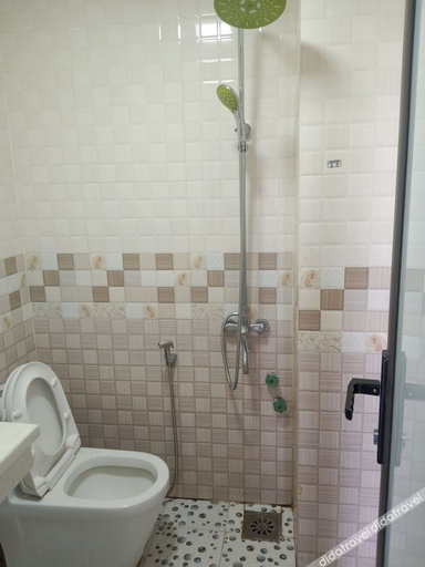 Bathroom 5, Nha Nghi Hoang Gia, Đống Đa