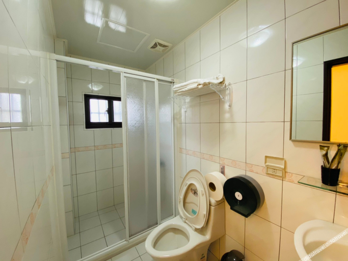 Bathroom 3, Lucky Bear Guesthouse, Penghu