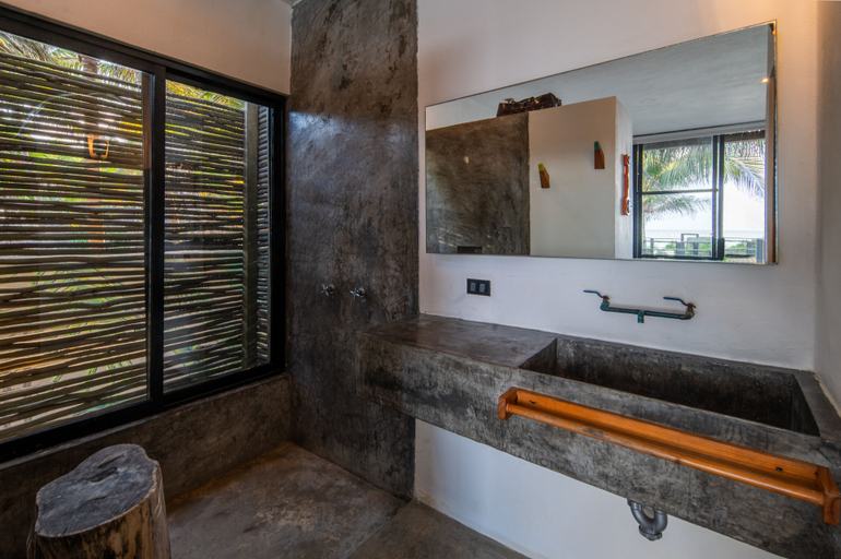 Bathroom 3, Tropicalito Tulum, Cozumel