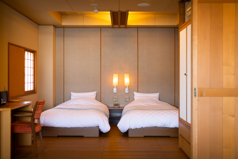 Others 2, Ryokan Minato no Yado Migiwaya, Yaizu