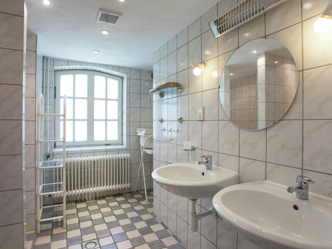 Bathroom 4, Farmhouse in Sint Joost With Pool & BBQ, Echt-Susteren