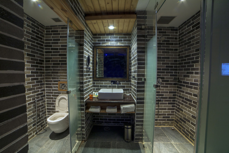 Bathroom 3, Deventure Shimla Hills, Solan