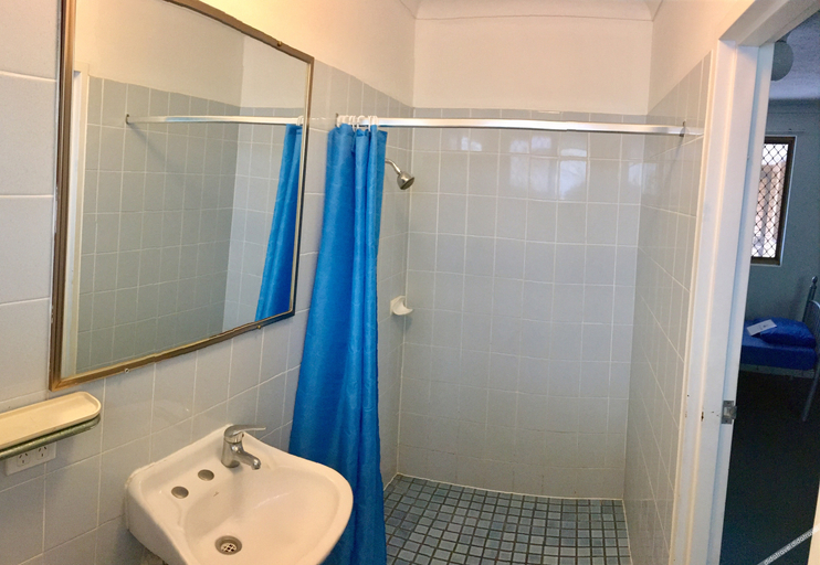 Bathroom, Maxmee Backpackers Resort, Gold Coast