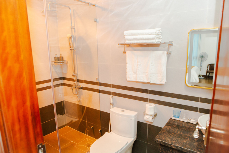 Bathroom 4, THE WILTONS HOTEL LAO CAI, Lào Cai