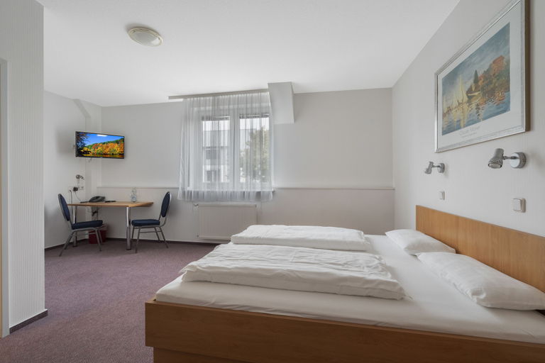 Bedroom 3, Hotel Imota, Neuwied