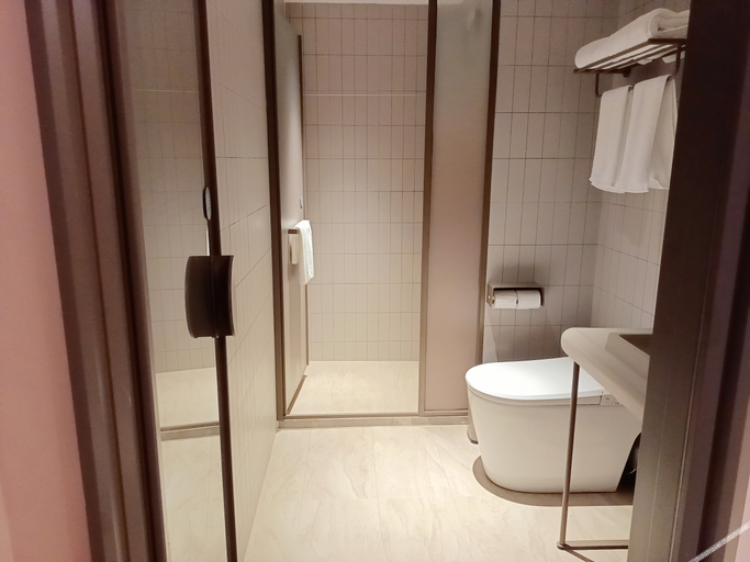Bathroom 3, Hanting Hotel Beihai Yintan International Passenger Port, Beihai