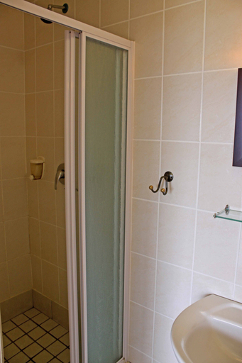 Bathroom 3, Blougans B&B, Overberg