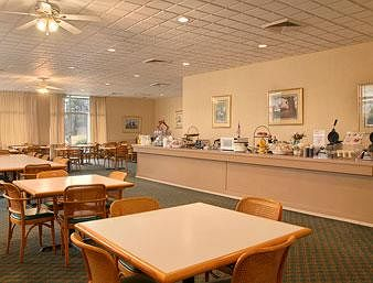 Others 4, Super 8 by Wyndham Hope, Hempstead