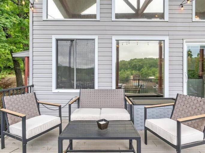 Terrace/patio 2, Lakefront Home With Private Dock, Miller