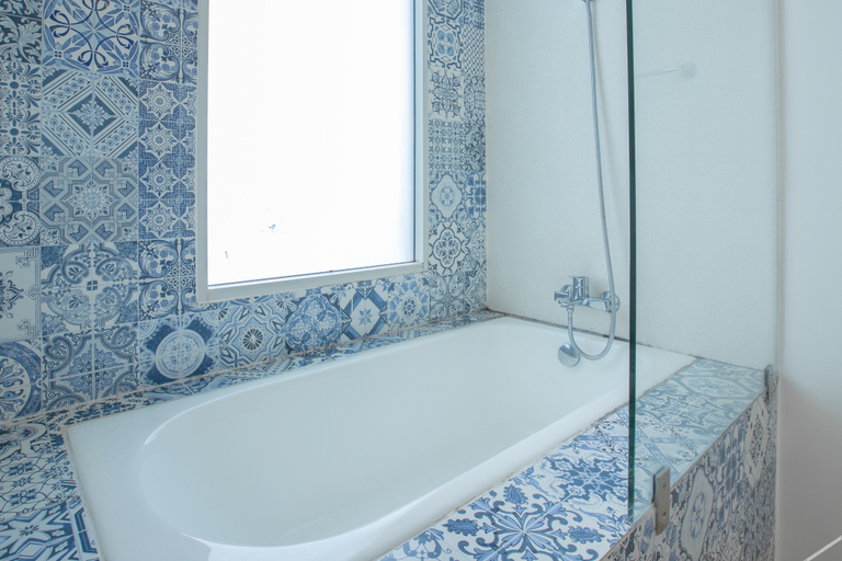 Bathroom 5, Costa Beach Residence and Jacuzzi, Sattahip