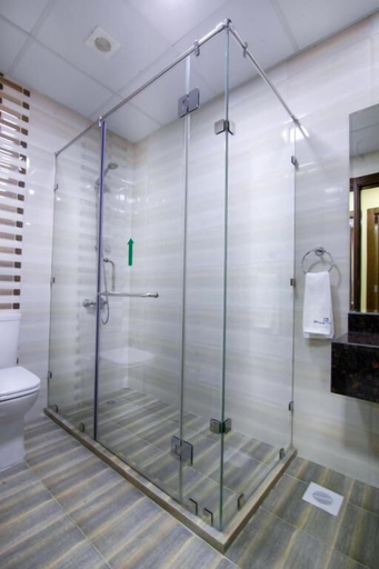 Bathroom 5, Belle Tower, Manama