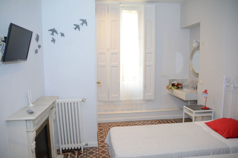Others 2, Alvaro Residencia, Madrid