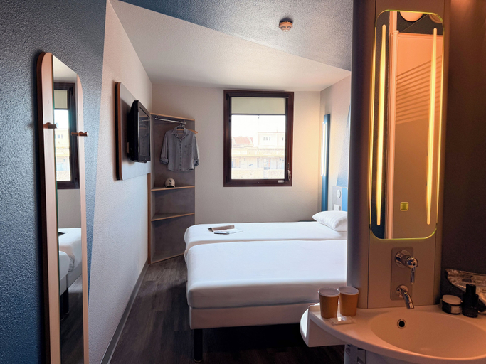 Bathroom 5, ibis budget Nimes Centre Gare, Gard