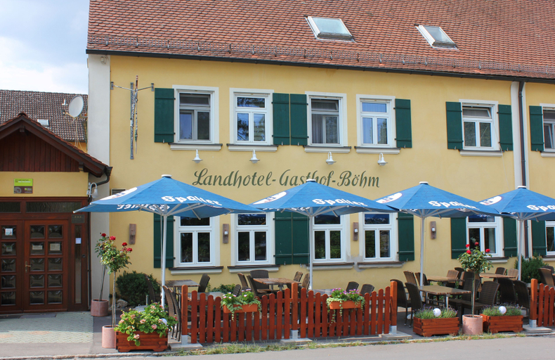 Exterior & Views 2, Landhotel Zum Böhm, Roth
