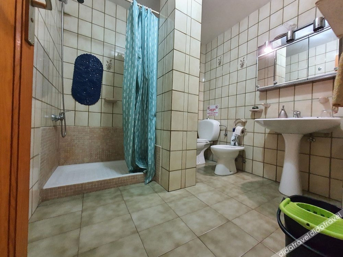 Bathroom, Doramas Private Rooms Shared Toilet, Las Palmas