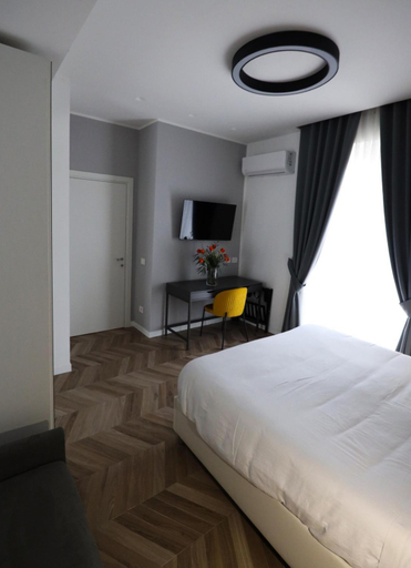 Bedroom 2, Mediterraneo Luxury Apartment a via Toledo, Super Centrale, Napoli