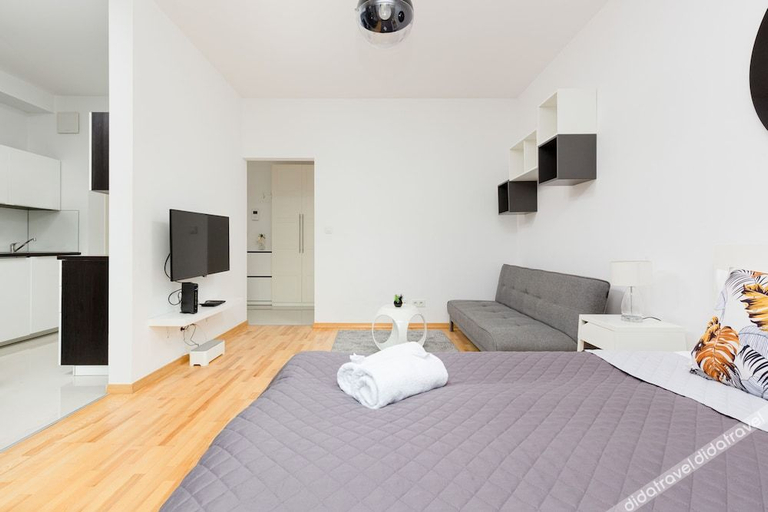 Others 2, Studio Kolejowa Warsaw by Renters, Warsaw