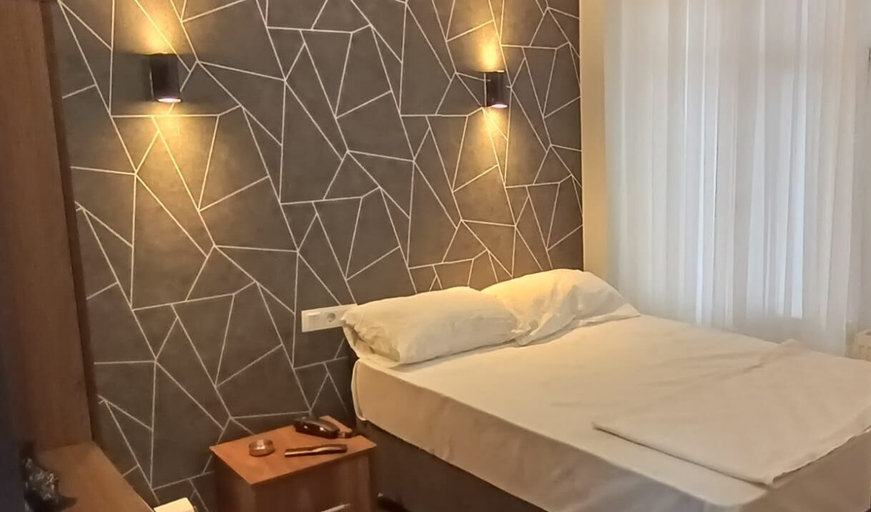 Others 2, ay butik otel, Merkez