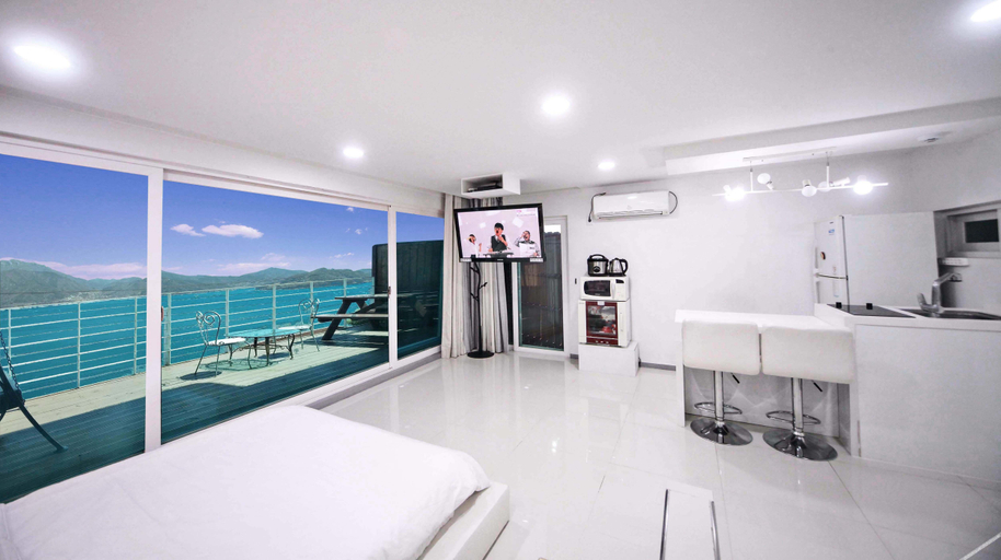 Bedroom 3, The South Sea, SPA Hill pension, Namhae