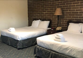 Others 5, Lancaster Motor Inn, Coos